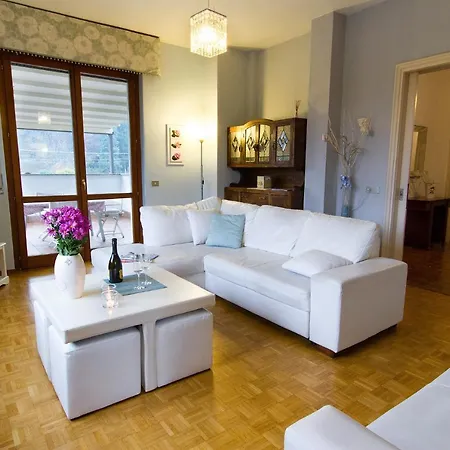Διαμέρισμα Sleeps 5