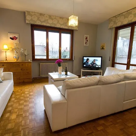 Sleeps 5 Monvalle