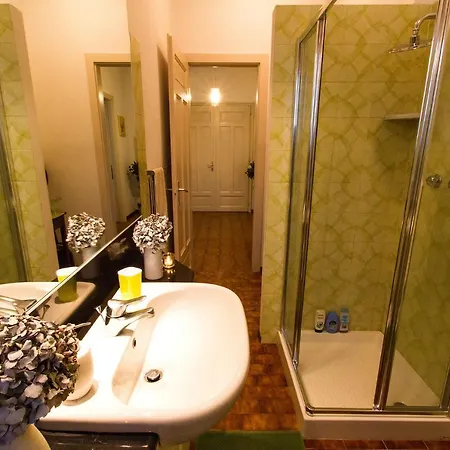 Sleeps 5 Monvalle